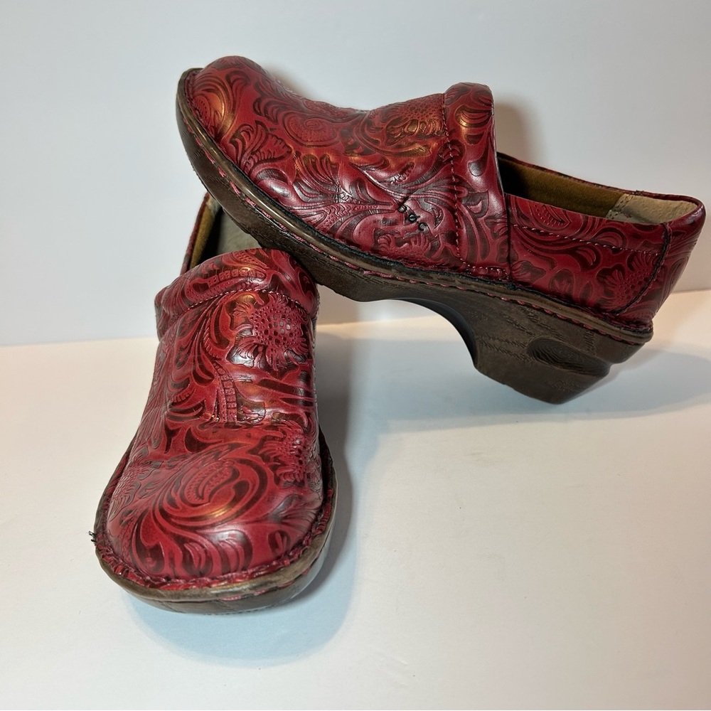 BOC Born Concept Red Embossed Casual C45705‎ Slip on Clogs Women's Size 6M